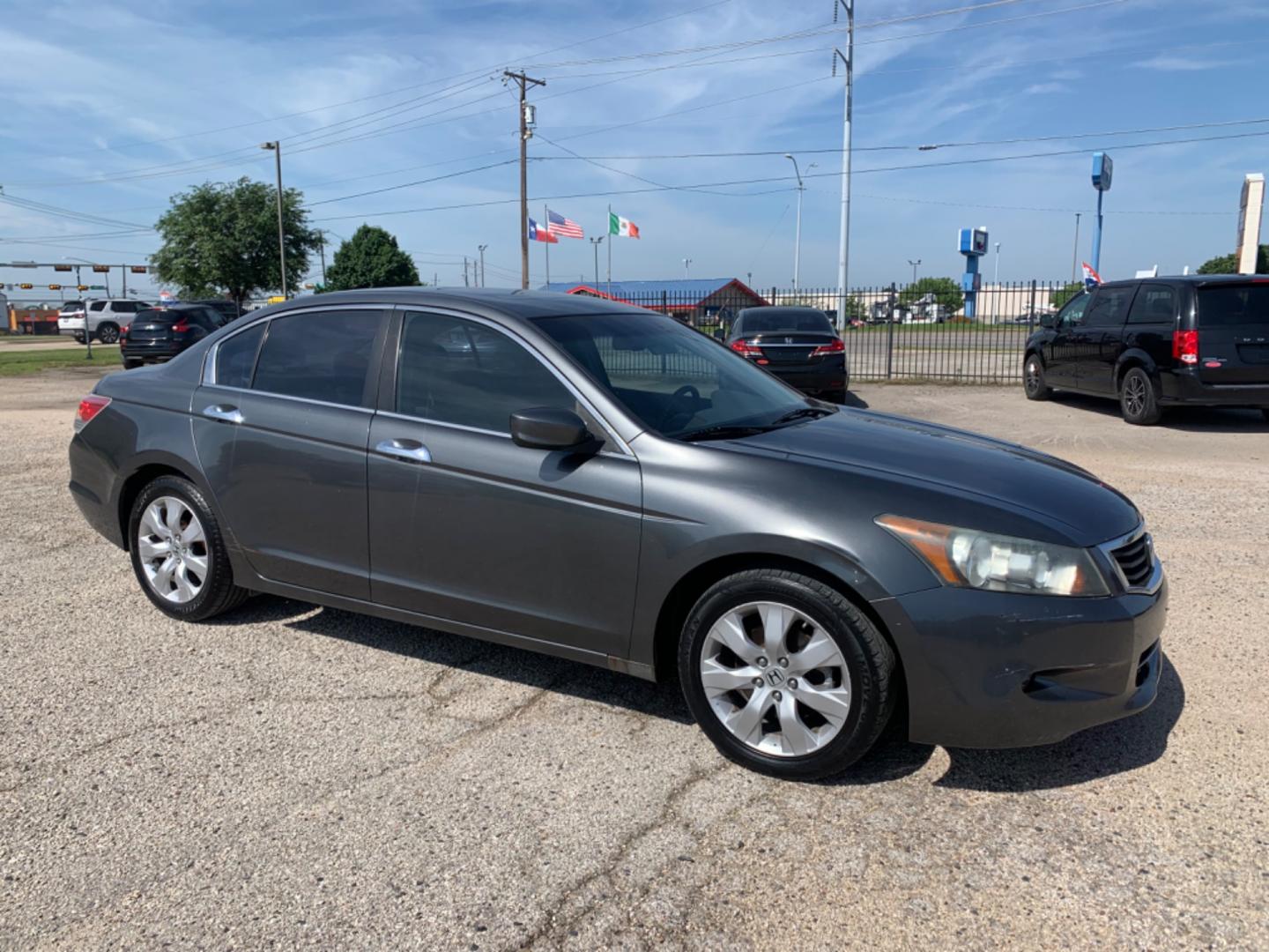 2009 Gray /gray Honda Accord EX 2WD AT (1HGCP36859A) with an 6 Cylinders 3.5L FI SOHC 212 CID engine, AUTOMATIC transmission, located at 1830 North Belt Line Road, Irving, TX, 75061, (469) 524-0199, 32.834373, -96.993584 - Photo#8